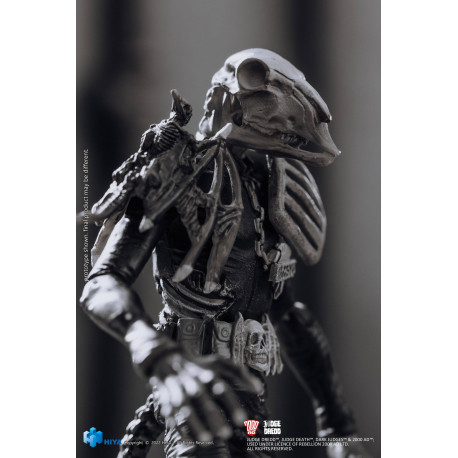 MINI BLACK AND WHITE JUDGE MORTIS 2000 AD FIGURINE EXQUISITE 10 CM