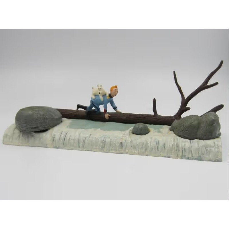 TINTIN ET MILOU TRAVERSANT LA CASCADE L OREILLE CASSEE PIXI 4568