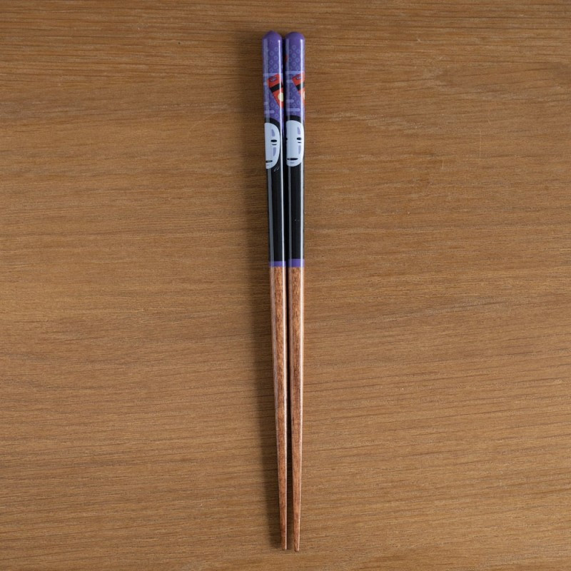 NO FACE ET LANTERNES BAGUETTES LAQUEES LE VOYAGE DE CHIHIRO 21 CM