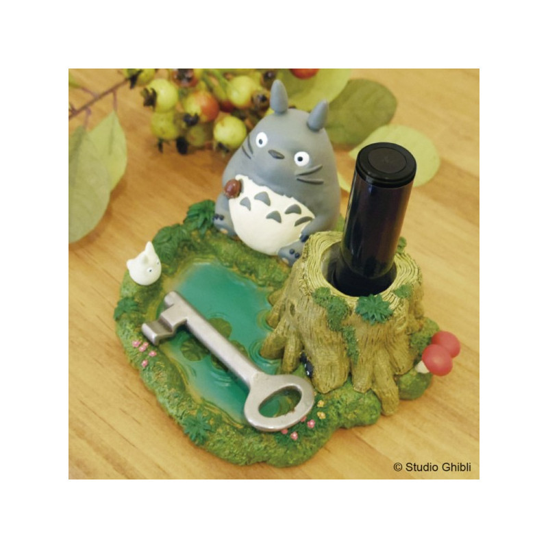 TOTORO AU BORD DE LA MARRE FIGURINE POT A CRAYON MON VOISIN TOTORO GHI
