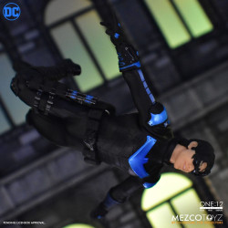 NIGHTWING DC COMICS FIGURINE 17 CM