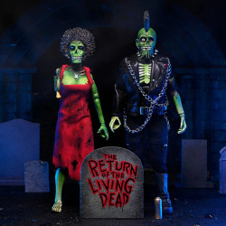 TRASH AND SUICIDE 2 PACK THE RRTURN OF THE LIVING DEAD 8IN CLOTHED FIG