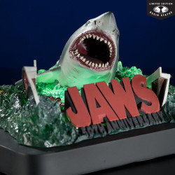 LES DENTS DE LA MER STATUETTE 1 48 POLYRESINE JAWS 50TH ANNIVERSARY 25 CM