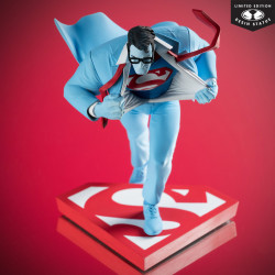 SUPERMAN DC RED & BLUE STATUETTE EDITION LIMITEE 16 CM