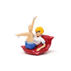 NATACHA SUR UN COUSSIN ROUGE FIGURINE PIXI 6 CM