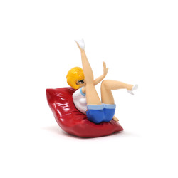 NATACHA SUR UN COUSSIN ROUGE FIGURINE PIXI 6 CM