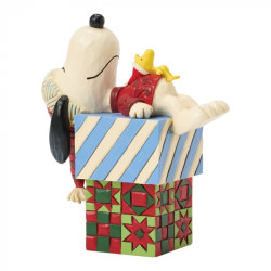 SNOOPY ET WOODSTOCK SUR UNE PILE DE CADEAUX FIG PEANUTS ESPRIT DE NOEL 12 CM